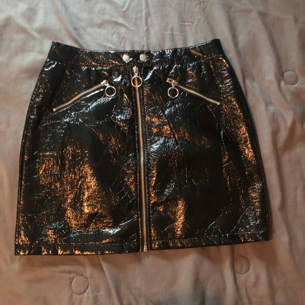 Sexyy faux leather black skirt size M/L